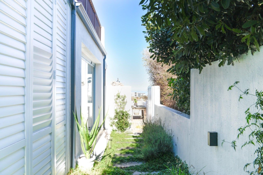 To Let 3 Bedroom Property for Rent in Big Bay Western Cape